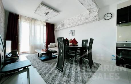 Първата линия край морето! Апартамент с модерен ремонт и обзавеждане - Снимка 9