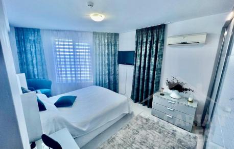 Стилен апартамент с изглед към басейна в тихо място - Снимка 8