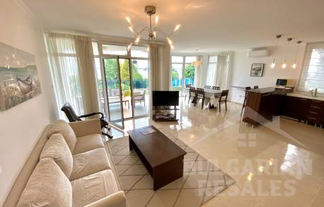 Апартамент с няколко спални на крачка от яхтеното пристанище - Снимка 3