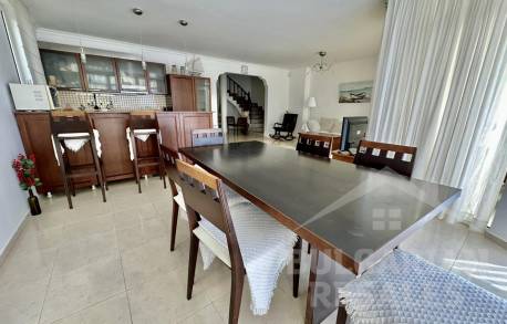 Апартамент с няколко спални на крачка от яхтеното пристанище - Снимка 4