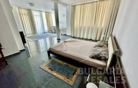 Апартамент с няколко спални на крачка от яхтеното пристанище - Снимка 10