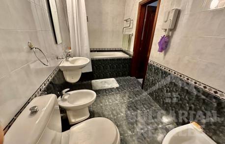 Апартамент с няколко спални на крачка от яхтеното пристанище - Снимка 21