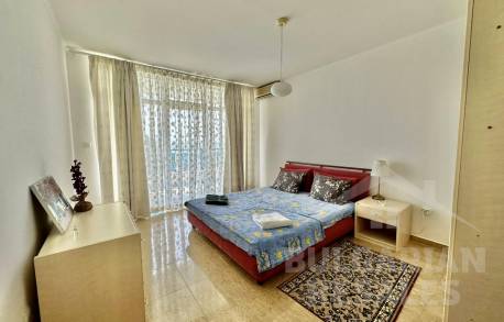 Апартамент с няколко спални на крачка от яхтеното пристанище - Снимка 16