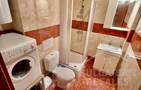 Štúdio s veľkým balkónom v komplexe prvej línie. - Фото11