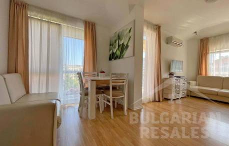 Студио в модерен комплекс с красива територия - Снимка 2