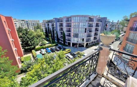 Студио в модерен комплекс с красива територия - Снимка 8