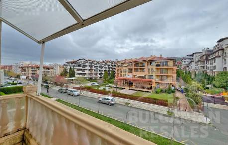 Apartment in elite complex on the first line - Photo 9