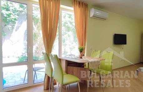 Уютна студия за живот и почивка в Свети Влас - Снимка 2