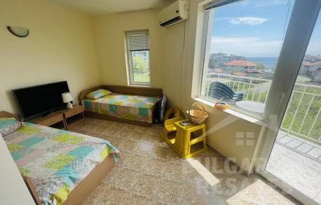 Dvojizbový byt 100 metrov od pláže, rýchla transakcia! - Фото10