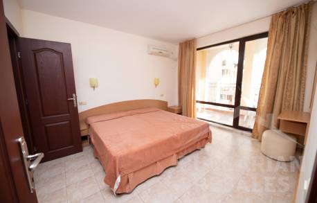 Супер отстъпка! Три стаи на 300 метра от плажа, развита зона - Снимка 7