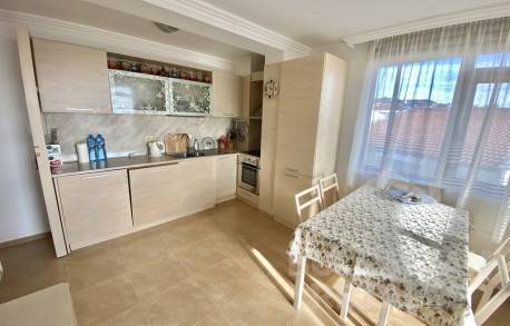 Apartmán s 2 spálňami v modernej časti mesta Sveti Vlas - Фото5