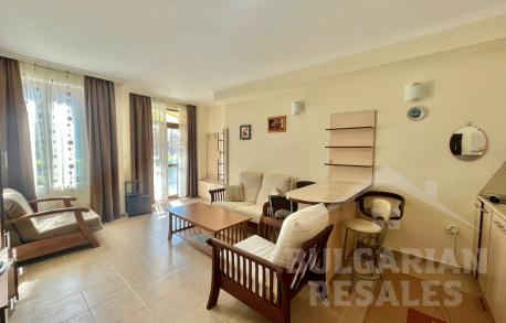 Widok na basen, apartament z 1 sypialnią w „Saint George Palace” - Фото2