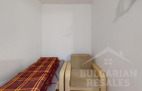 Триетажна къща с директен изход към басейна - Снимка 24