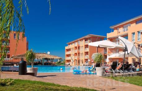 A bargain! Three rooms in a gated complex with swimming pools - Photo 14