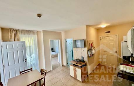 Апартамент за продажба в тих квартал на курорта - Снимка 2