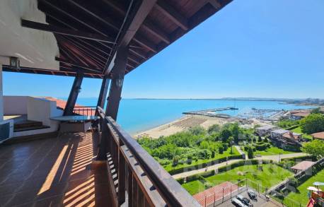 Вид на море, терраса 70 кв.м, 3 спальни, комплекс 