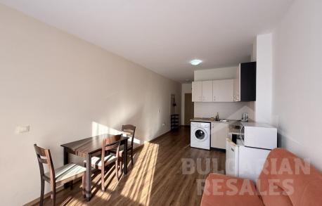 Слънчев апартамент на пешеходно разстояние от центъра - Снимка 4