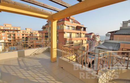 Изглед към морето и просторна тераса – апартамент в „Siana 2“ - Снимка 2