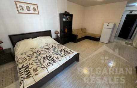 Изгодна оферта! Просторно студио с изглед към басейна - Снимка 5