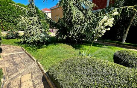 Недорогая квартира рядом с пляжем, выход во двор! - Фото 3