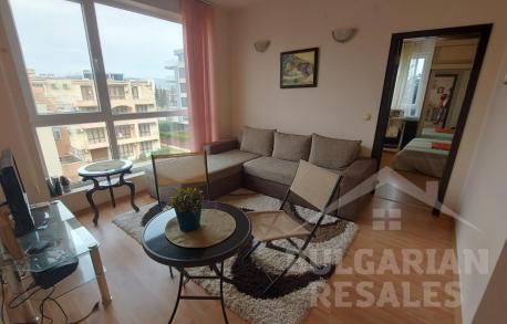 Property in a quiet family complex - Photo 5