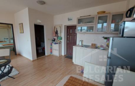 Property in a quiet family complex - Photo 6