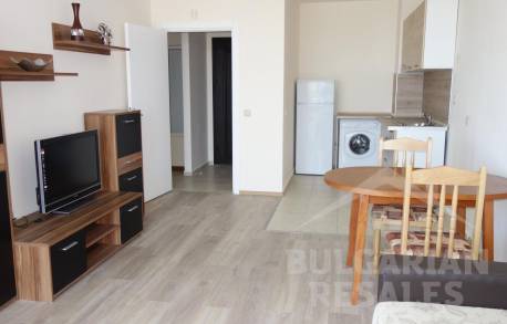 Квартира с хорошей мебелью в комплексе 