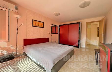 Просторные апартаменты с двумя спальнями в 