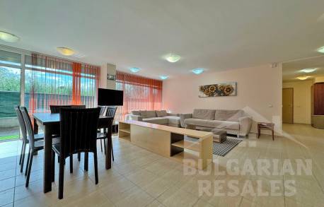 Просторные апартаменты с двумя спальнями в 