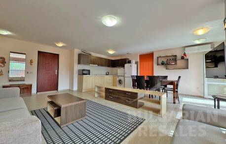 Просторные апартаменты с двумя спальнями в 