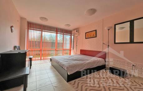 Просторные апартаменты с двумя спальнями в 