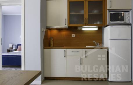 Апартамент с модерен ремонт в Sun City - Снимка 2