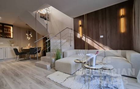 Luxury townhouse in a beachfront complex in Sveti Vlas - Photo 1