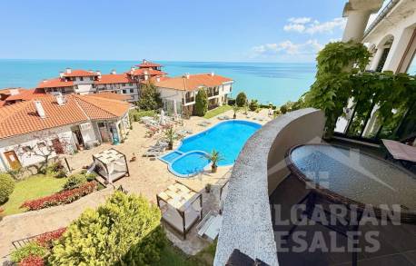 Апартамент в Свети Влас на първа линия, комплекс „Sun Coast“ - Снимка 1