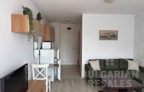 Na predaj zrekonštruované štúdio v letovisku Sunny Beach s výhľadom na bazén - Фото7