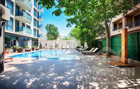 Na predaj zrekonštruované štúdio v letovisku Sunny Beach s výhľadom na bazén - Фото11