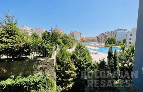 First line and pool view! Apartment in “Sun Wave” - Photo 12