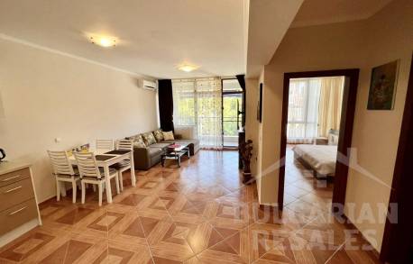 First line and pool view! Apartment in “Sun Wave” - Photo 6