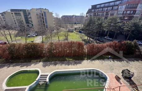 Dwupokojowe mieszkanie w Słonecznym Brzegu, widok na basen, średnie piętro - Фото9