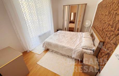 Трехкомнатная квартира с ремонтом, курорт Солнечный берег, комплекс 