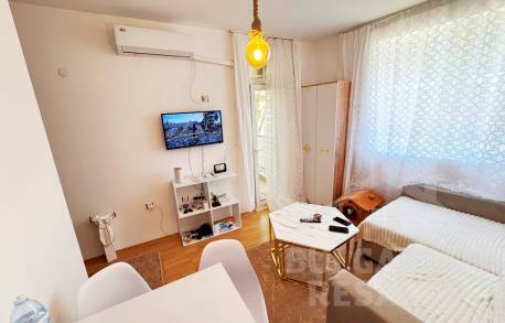 Трехкомнатная квартира с ремонтом, курорт Солнечный берег, комплекс 