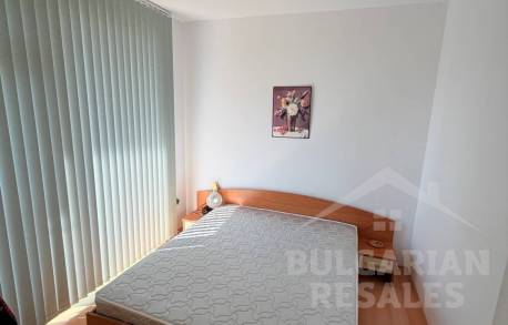 Купить недорого двухкомнатную квартиру, вид на бассейн, комплекс 