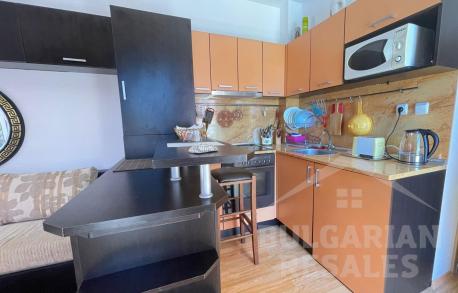 Удобен апартамент в 