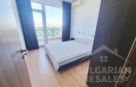 Niedrogie mieszkanie z oddzielną sypialnią w dużym kompleksie - Фото6