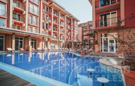 Светлая квартира в хорошем районе Солнечного берега - Фото 1