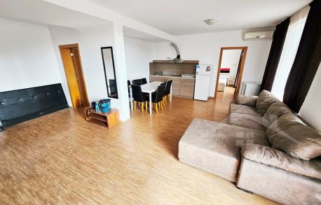 Tri spálne a veľká terasa – apartmán v komplexe „Sunny View Central“ - Фото3