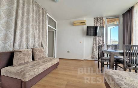 Low maintenance fee! Apartment in a complex with swimming pool - Photo 9