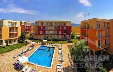 Квартира в тихом районе с ремонтом и частично мебелью - Фото1