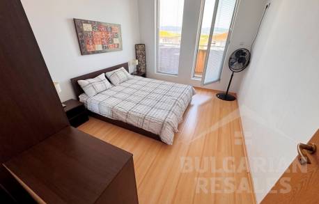 Two bedrooms, new furniture, pool view - Photo 8