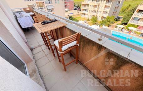 Two bedrooms, new furniture, pool view - Photo 10